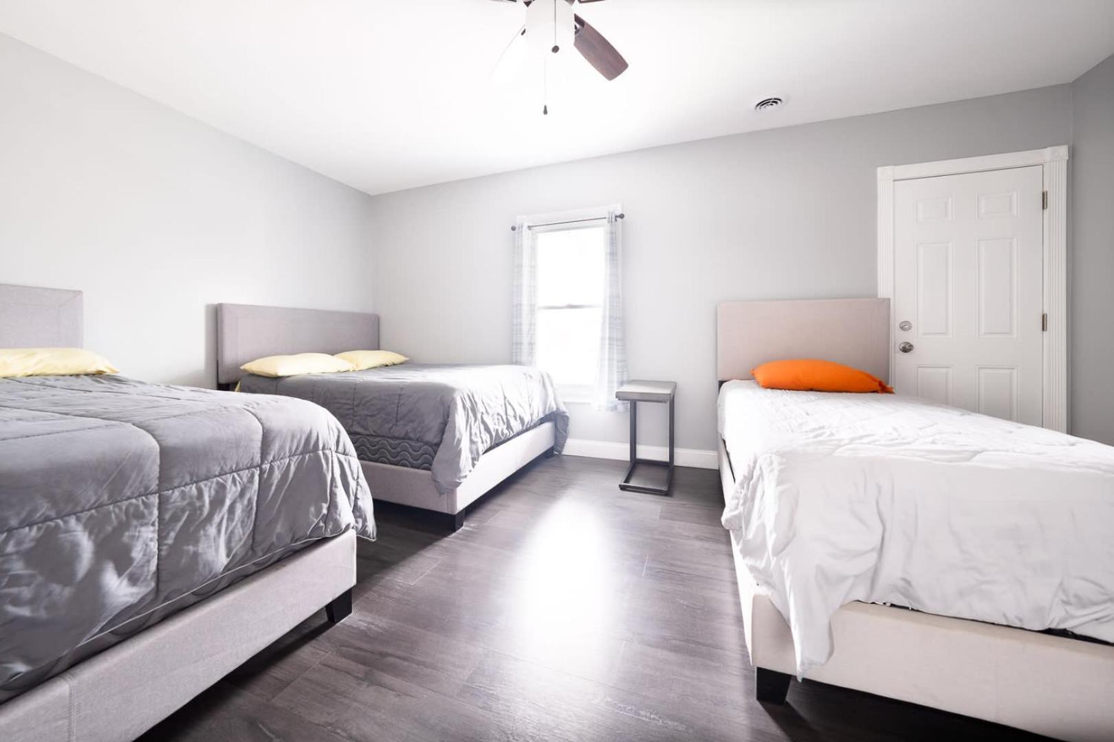 Comfy 4Br, 1 Bath Near The Falls & Casino Niagara Falls Exterior photo