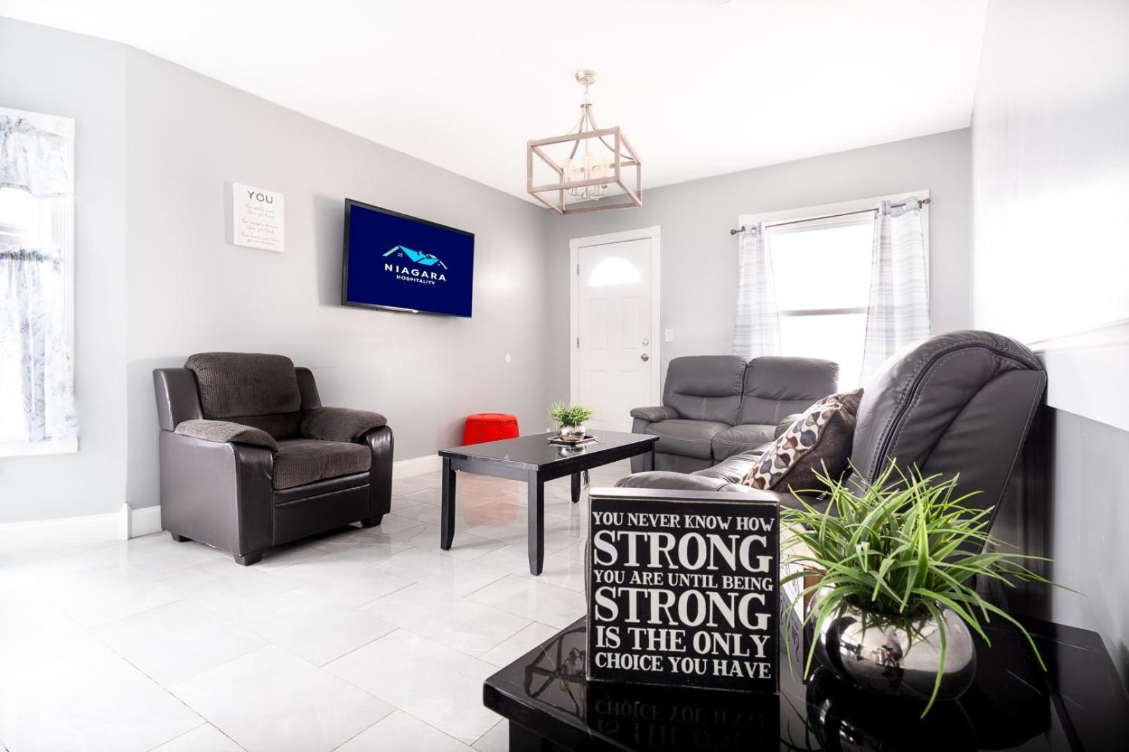 Comfy 4Br, 1 Bath Near The Falls & Casino Niagara Falls Exterior photo